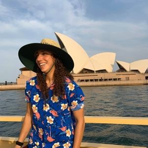 Meet your Posher, Lisa